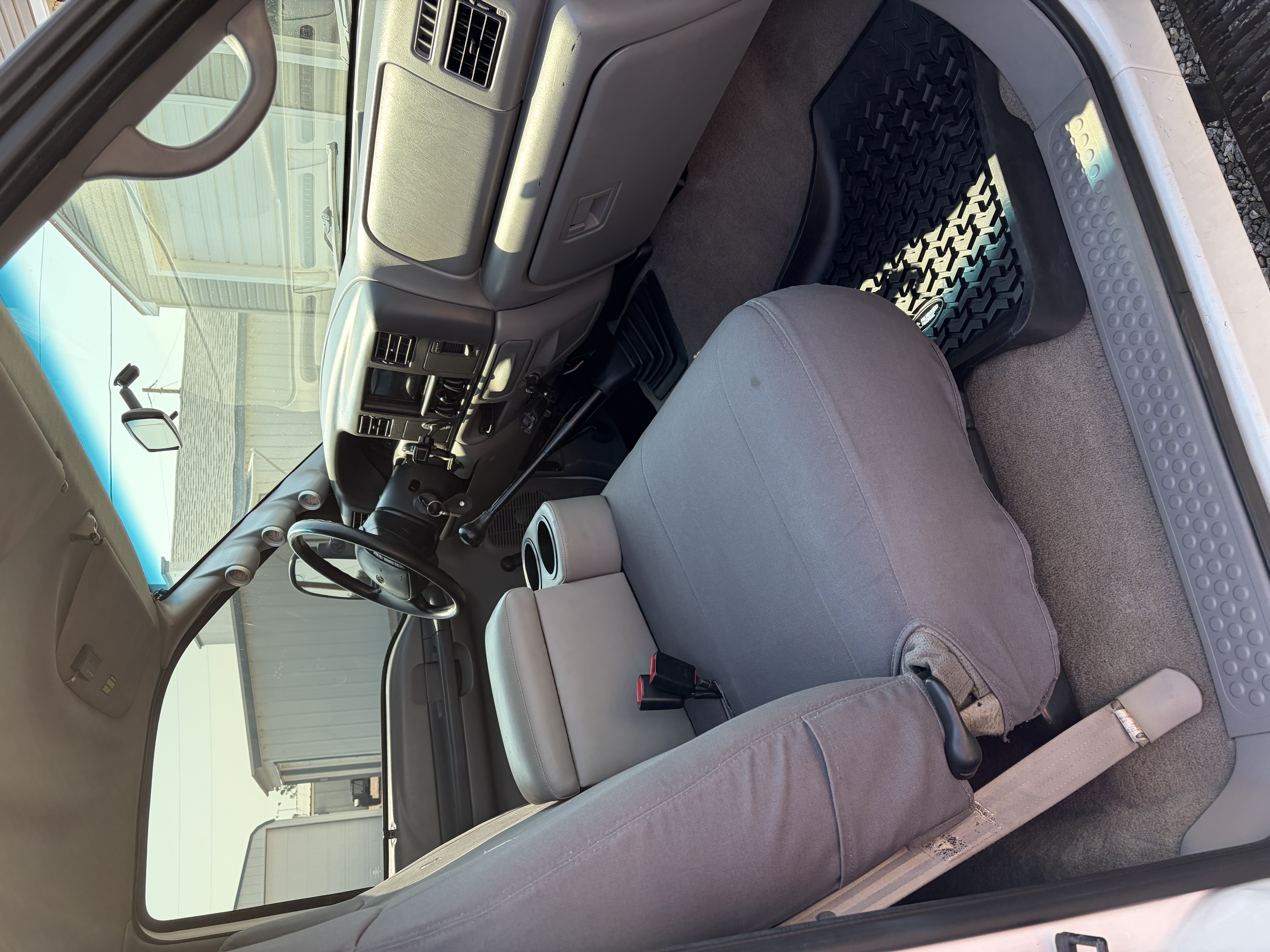 Used 2000 Ford F550 2WD Regular Cab Super Duty image 16