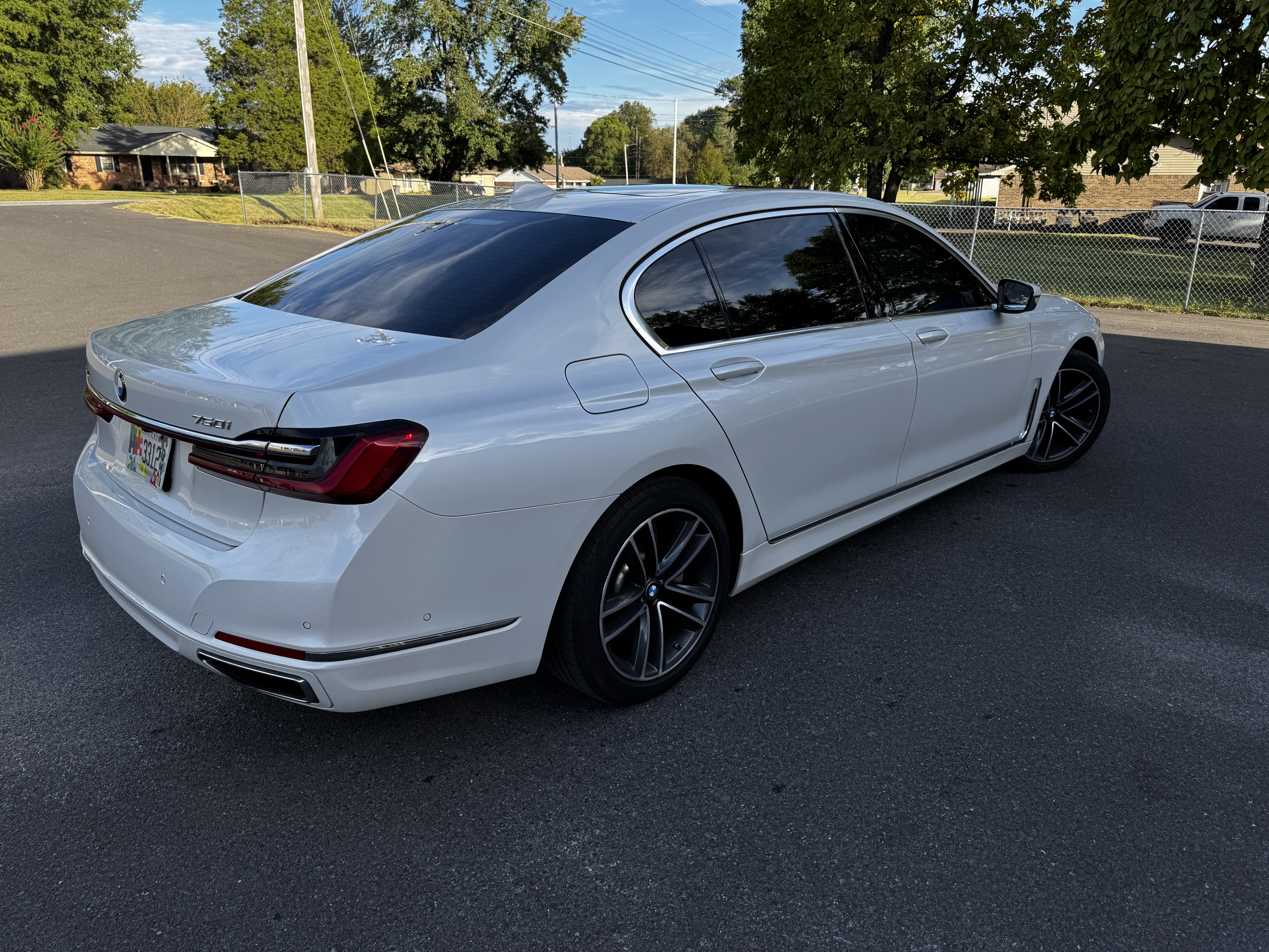 Used 2022 BMW 750i xDrive w/ Executive Package AWD/4WD image 5