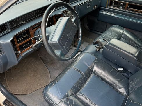Used 1993 Cadillac De Ville Sedan image 12