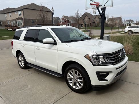 Used 2021 Ford Expedition XLT image 1