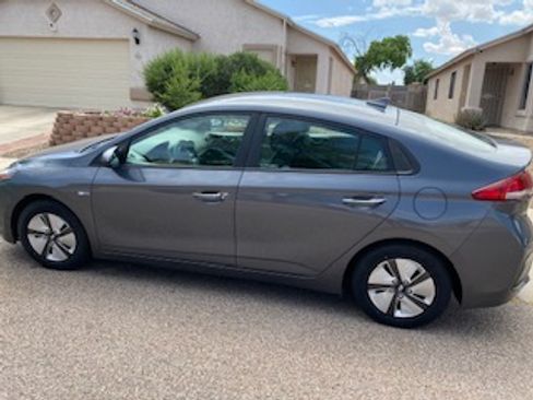 Used 2017 Hyundai Ioniq Blue image 5