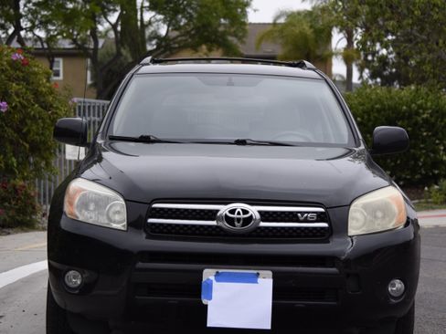 Used 2008 Toyota RAV4 Limited image 5