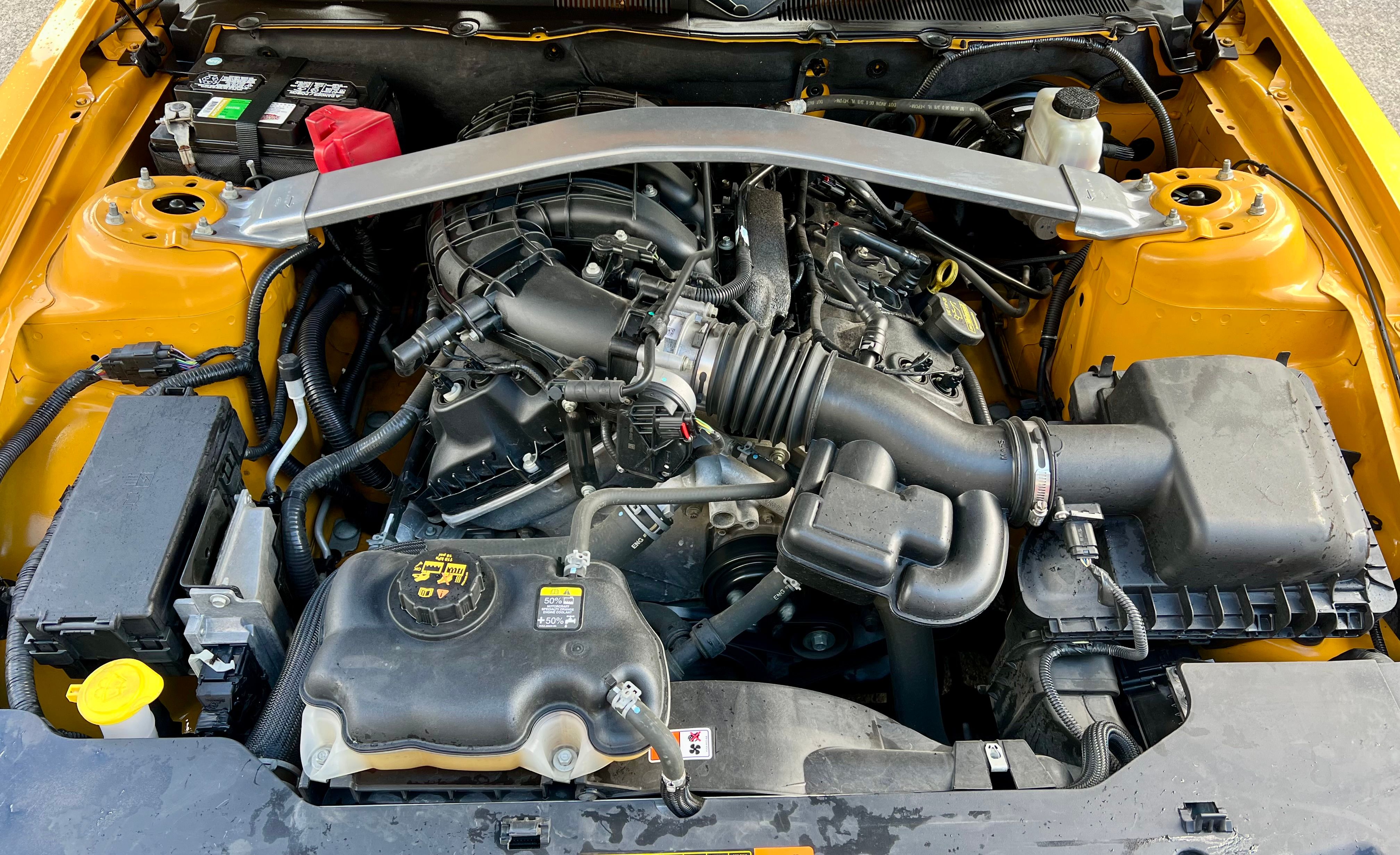 Used 2011 Ford Mustang Premium RWD image 13