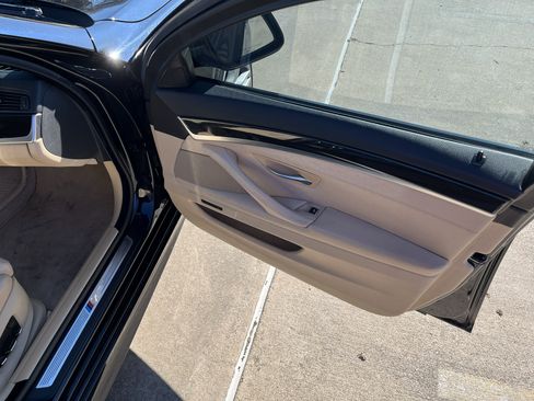 Used 2011 BMW 550i Sedan image 21