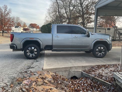Used 2024 GMC Sierra 3500 Denali w/ Denali Reserve Package image 4