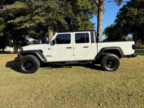 Used 2022 Jeep Gladiator Sport w/ Trailer Tow Package image 1