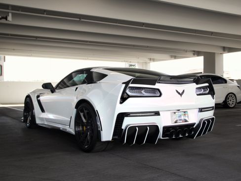 Used 2019 Chevrolet Corvette Z06 image 2
