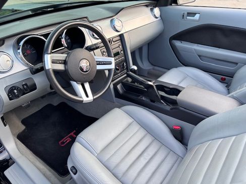 Used 2006 Ford Mustang GT RWD image 17