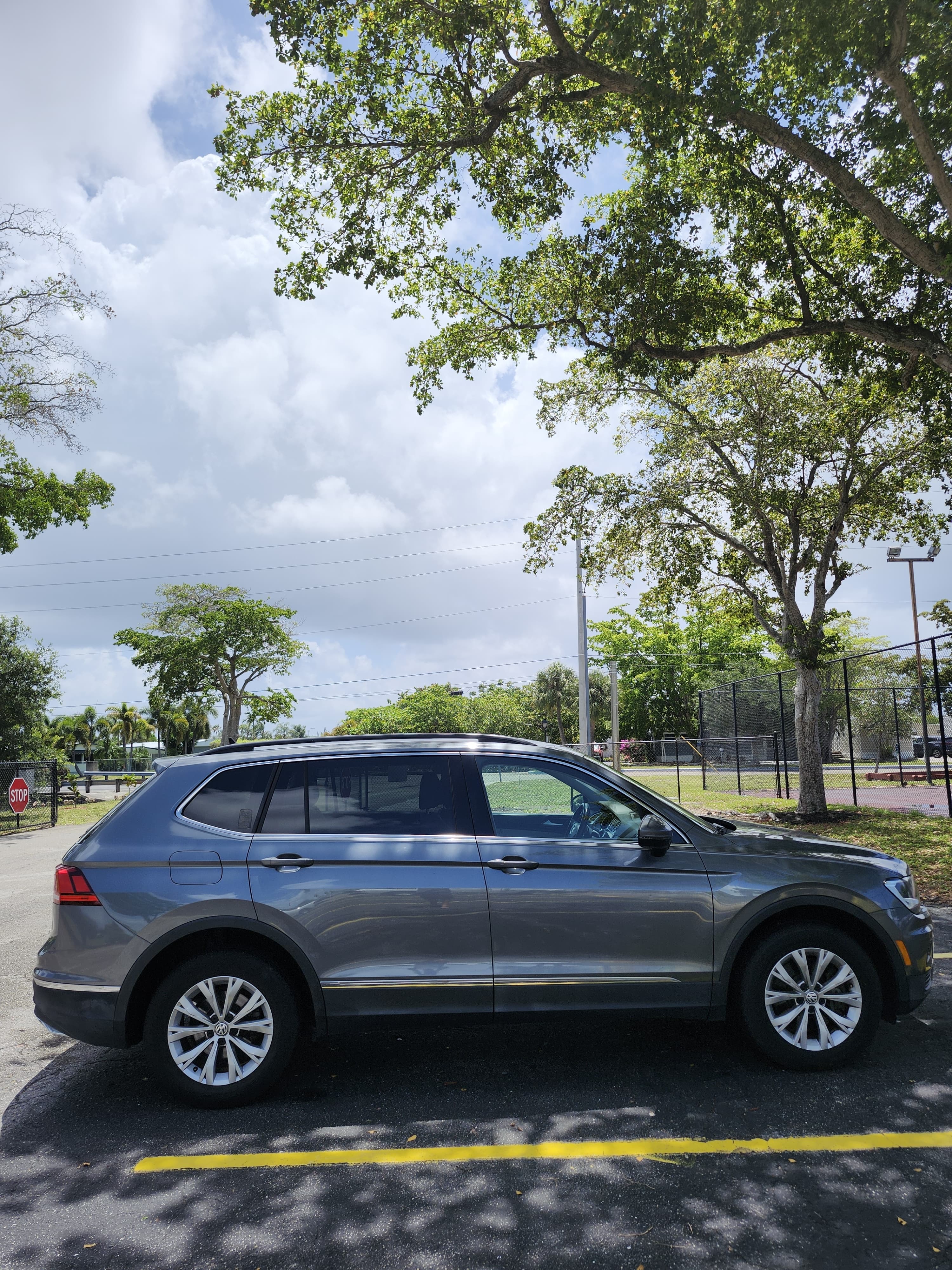 Used 2018 Volkswagen Tiguan SE FWD image 12