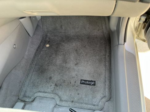 Used 2002 MAZDA Protege LX image 12