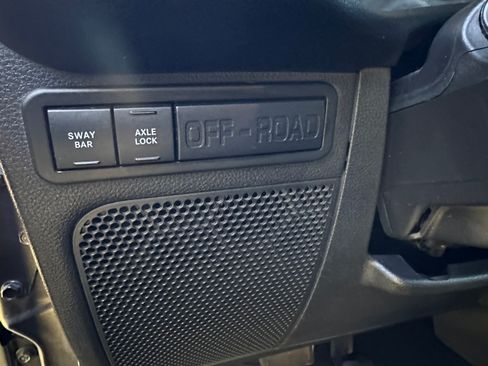 Used 2016 Jeep Wrangler Unlimited Rubicon w/ Connectivity Group image 19