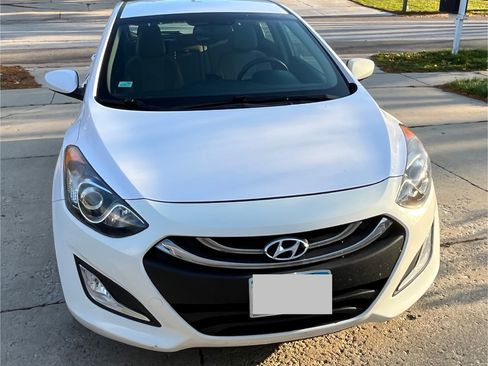 Used 2013 Hyundai Elantra GT image 2