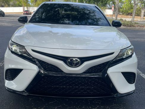 Used 2020 Toyota Camry SE FWD image 2