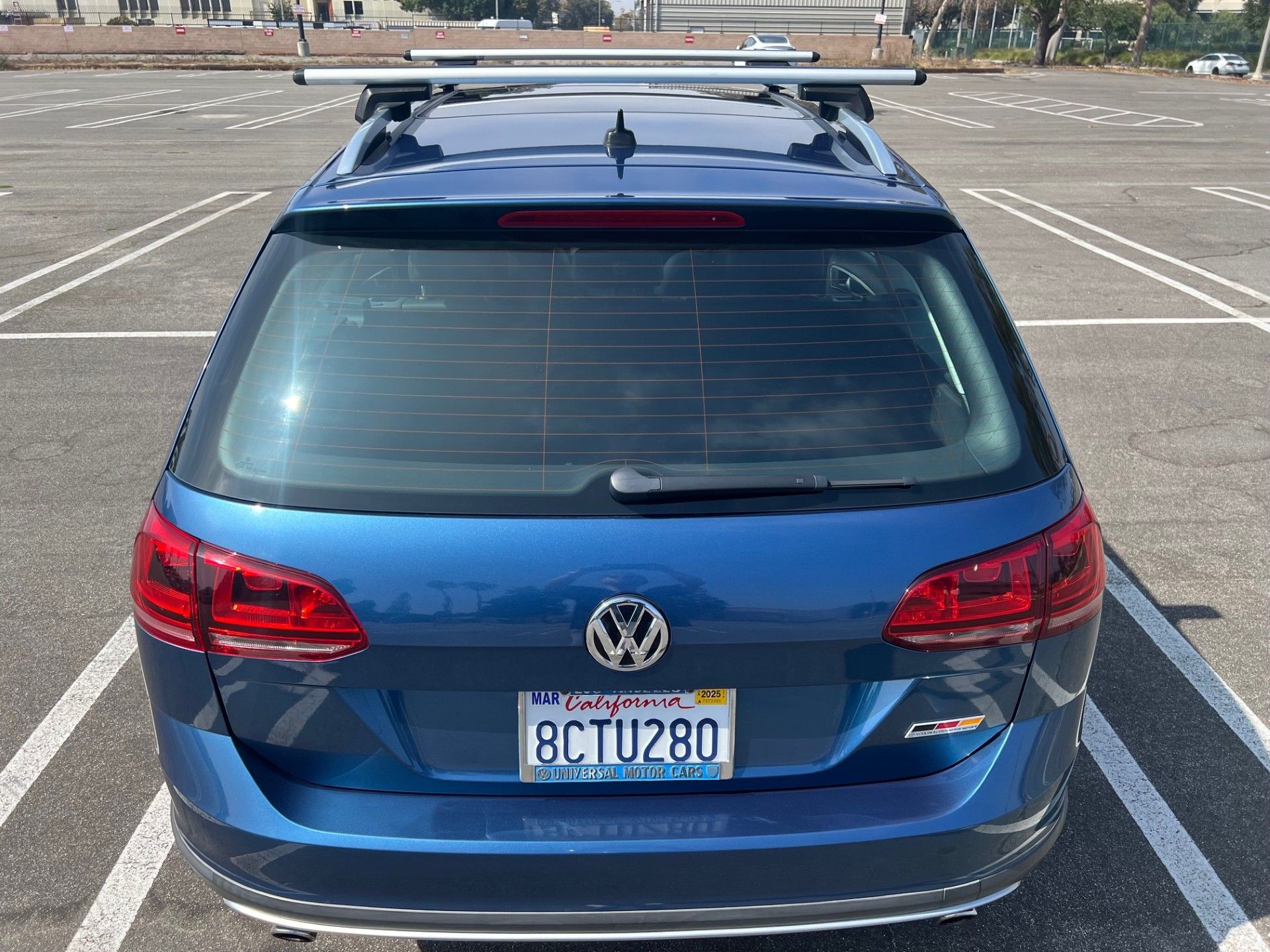 Used 2017 Volkswagen Golf Alltrack SE AWD/4WD image 11