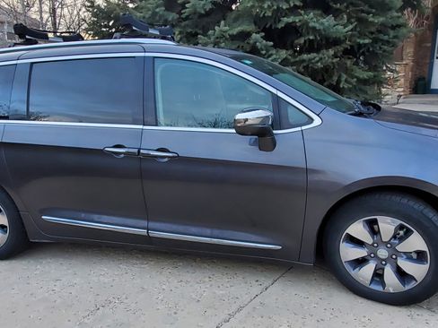 Used 2018 Chrysler Pacifica Limited w/ Advanced Safetytec Group image 6