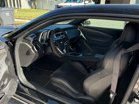 Used 2015 Chevrolet Camaro SS w/ SS Performance Package RWD image 8