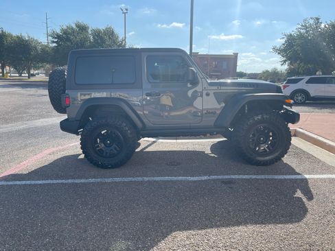 Used 2022 Jeep Wrangler Sport AWD/4WD image 18