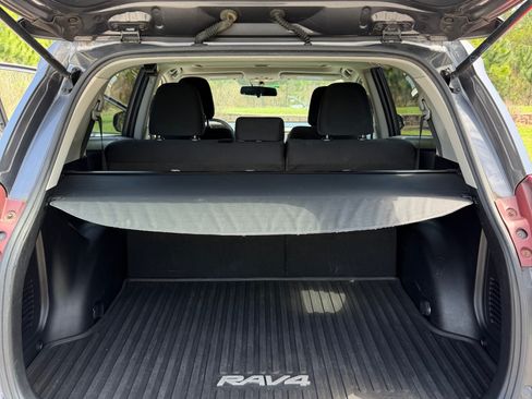 Used 2013 Toyota RAV4 XLE image 16