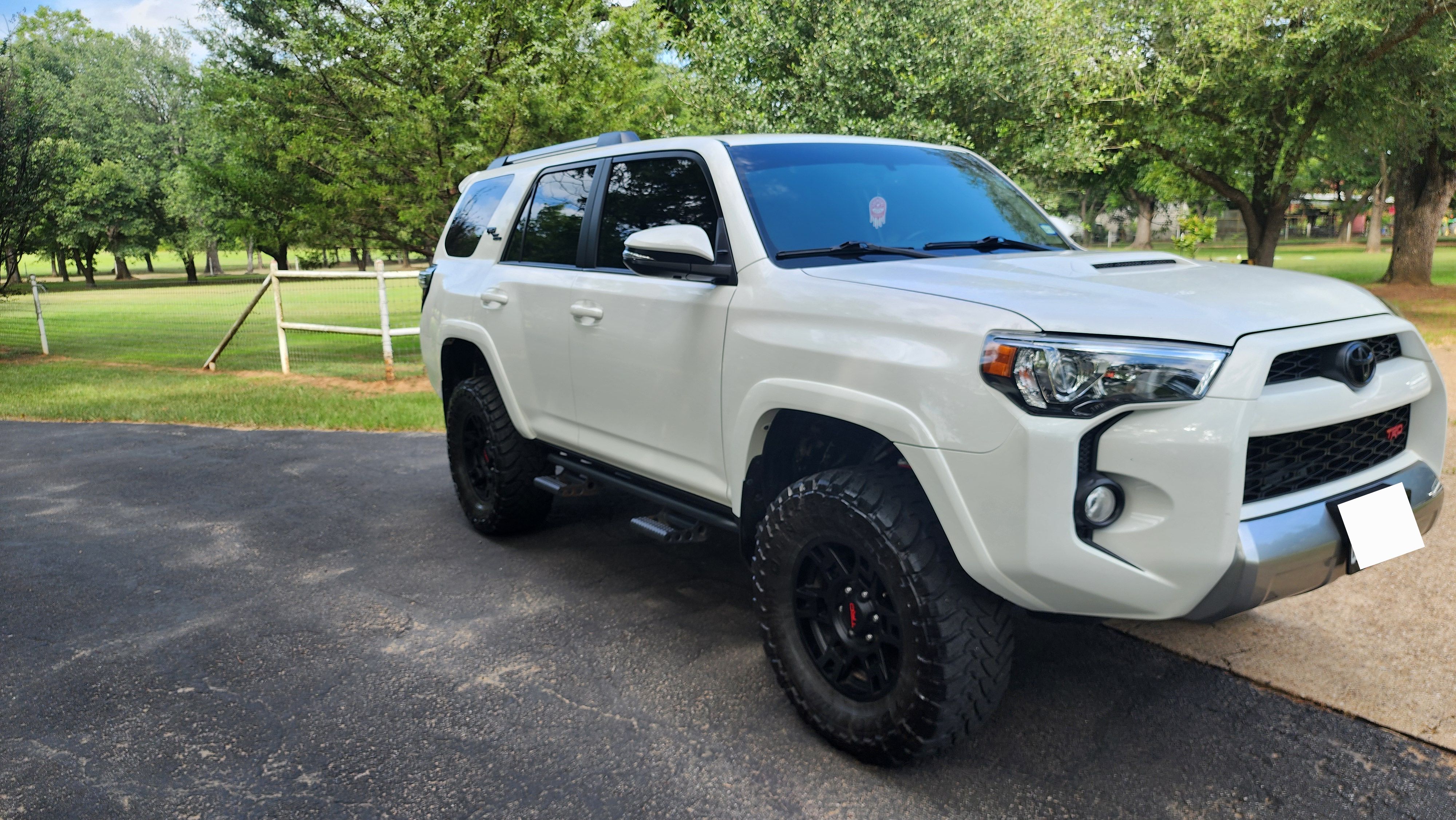 Used 2018 Toyota 4Runner TRD Off-Road Premium AWD/4WD image 4