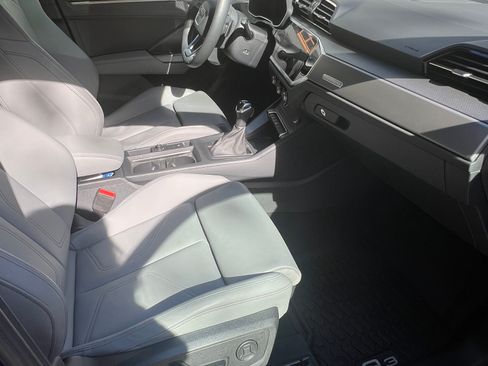 Used 2025 Audi Q3 2.0T Premium w/ Convenience Package image 28