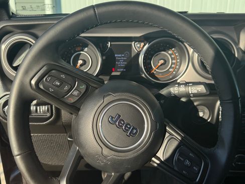 Used 2022 Jeep Wrangler Unlimited Sport image 5