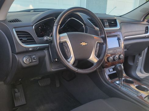 Used 2013 Chevrolet Traverse LT image 12