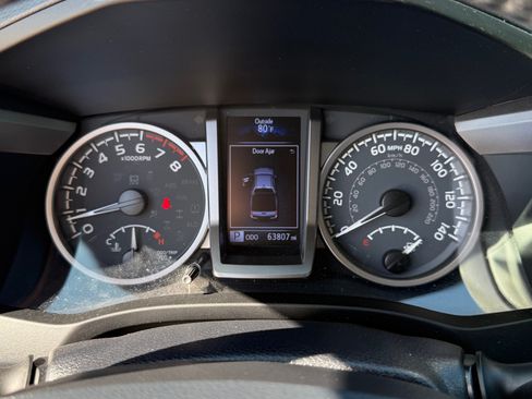 Used 2020 Toyota Tacoma SR5 image 11