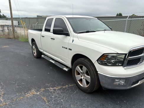 Used 2009 Dodge Ram 1500 Truck SLT w/ Popular Equipment Group image 2