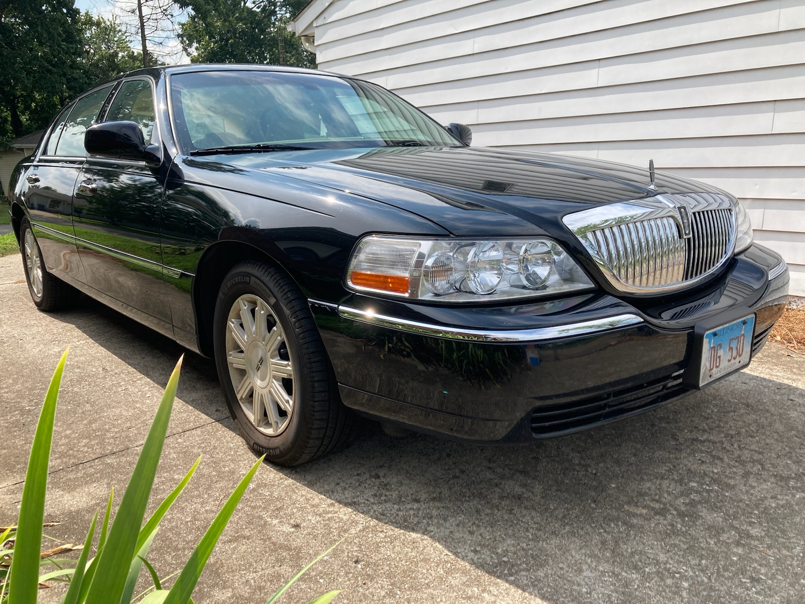 Used 2008 Lincoln Town Car Signature L RWD image 11