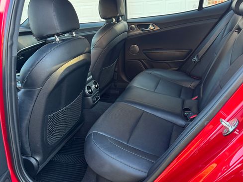 Used 2018 Kia Stinger GT1 RWD image 14