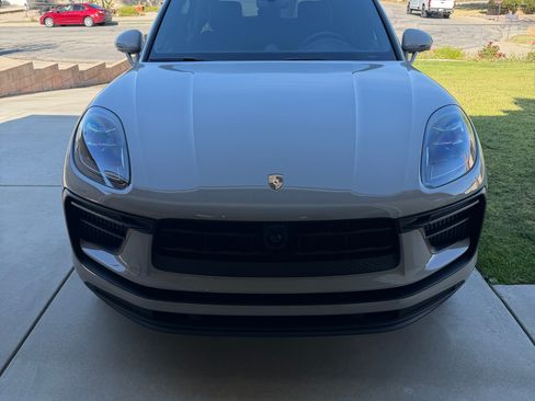 Used 2024 Porsche Macan S AWD/4WD image 2