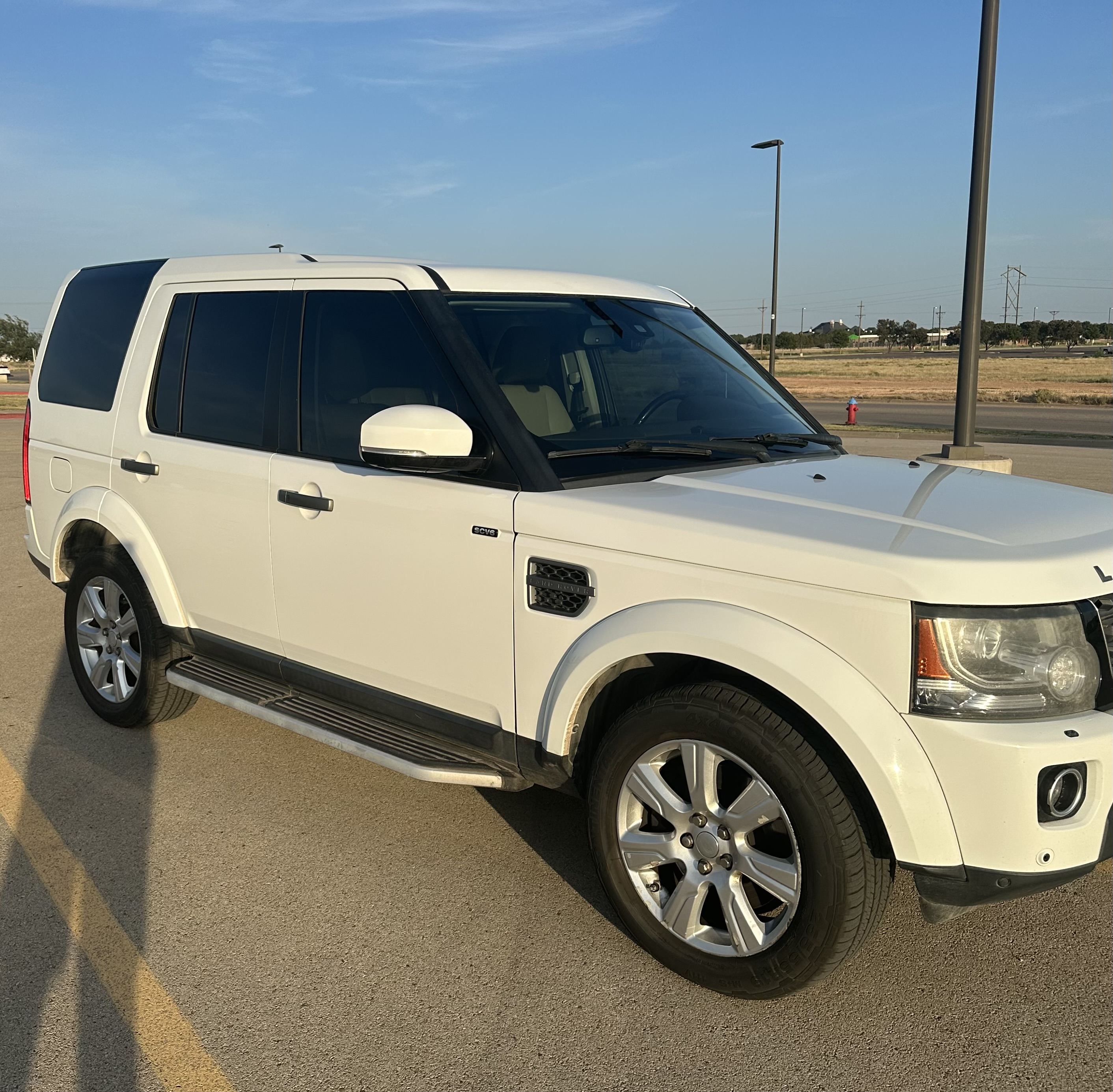 Used 2016 Land Rover LR4 HSE AWD/4WD image 4