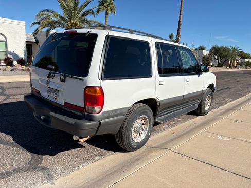Used 2000 Mercury Mountaineer AWD V8 image 2