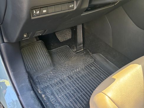 Used 2022 Toyota RAV4 XLE Premium AWD/4WD image 14