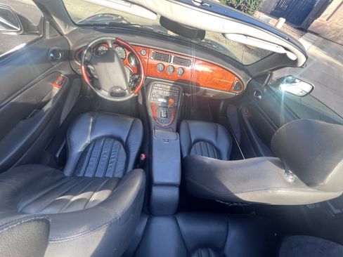Used 2001 Jaguar XK8 Convertible image 12
