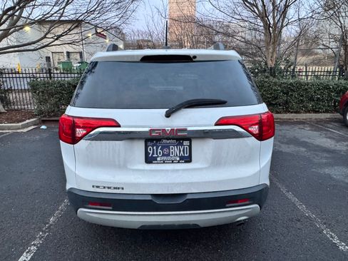Used 2017 GMC Acadia SLE FWD image 4