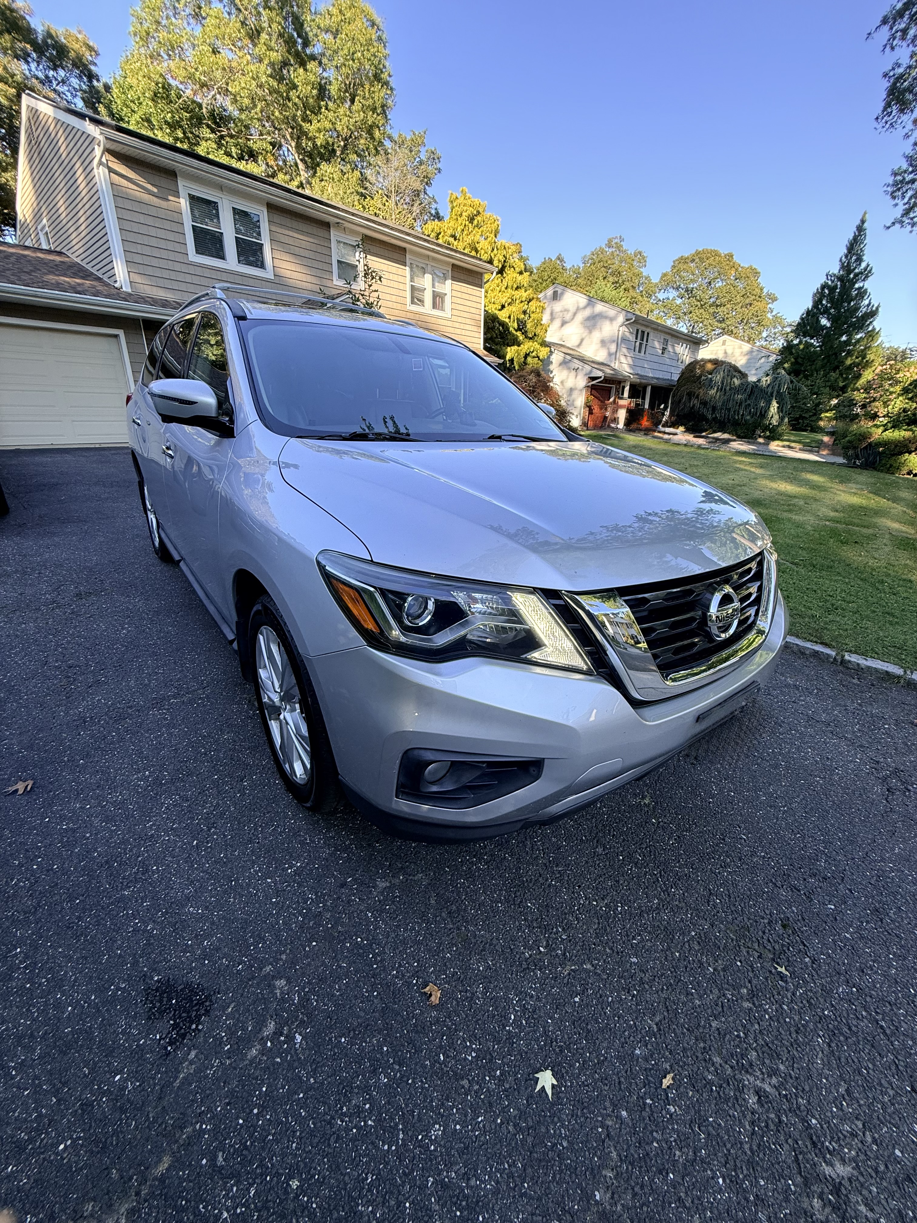 Used 2018 Nissan Pathfinder SL w/ SL Premium Package AWD/4WD image 5