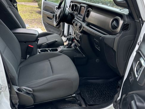 Used 2021 Jeep Wrangler Unlimited Sport image 10