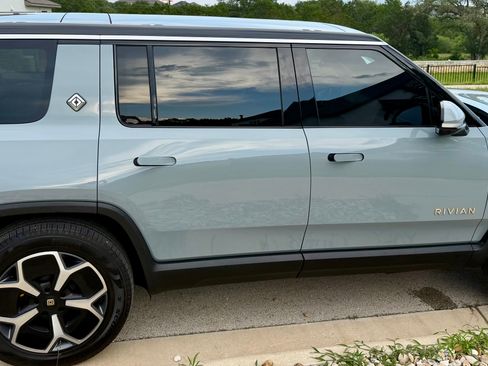 Used 2023 Rivian R1S Adventure AWD/4WD image 13