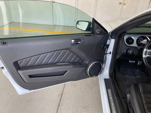 Used 2014 Ford Mustang Premium w/ Comfort Package image 8