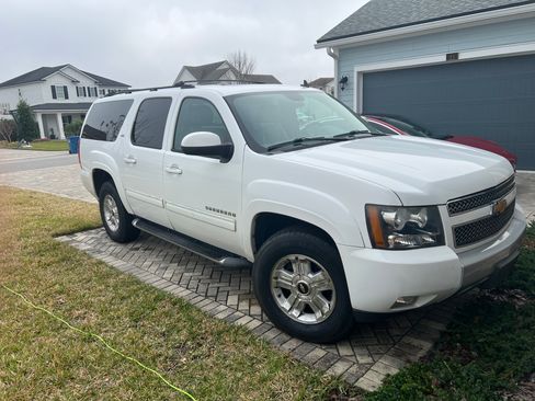 Used 2012 Chevrolet Suburban LT image 4