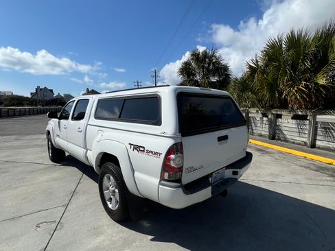 Used 2014 Toyota Tacoma 4x4 Double Cab w/ TRD Sport Package image 6