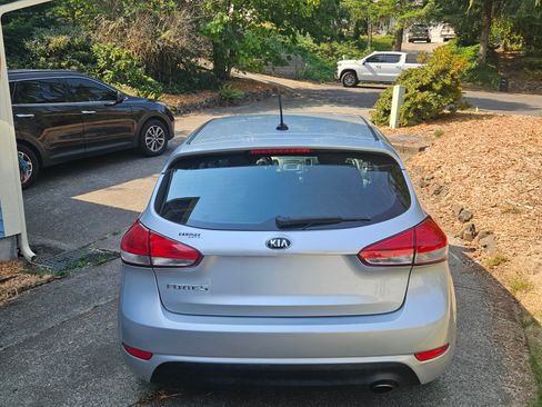 Used 2017 Kia Forte LX image 4