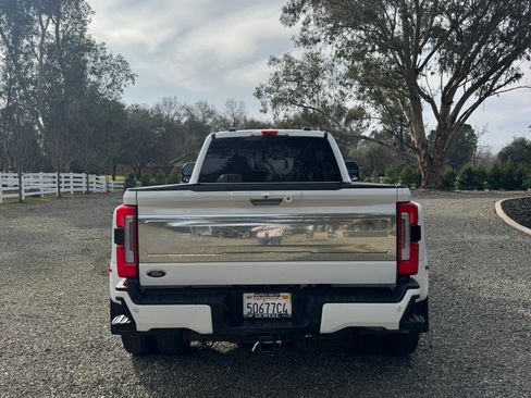 Used 2024 Ford F450 Limited w/ FX4 Off-Road Package image 5