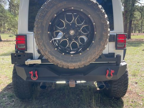 Used 2013 Jeep Wrangler Unlimited Rubicon w/ Connectivity Group image 5