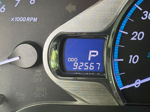 Used 2013 Toyota Sienna XLE image 9