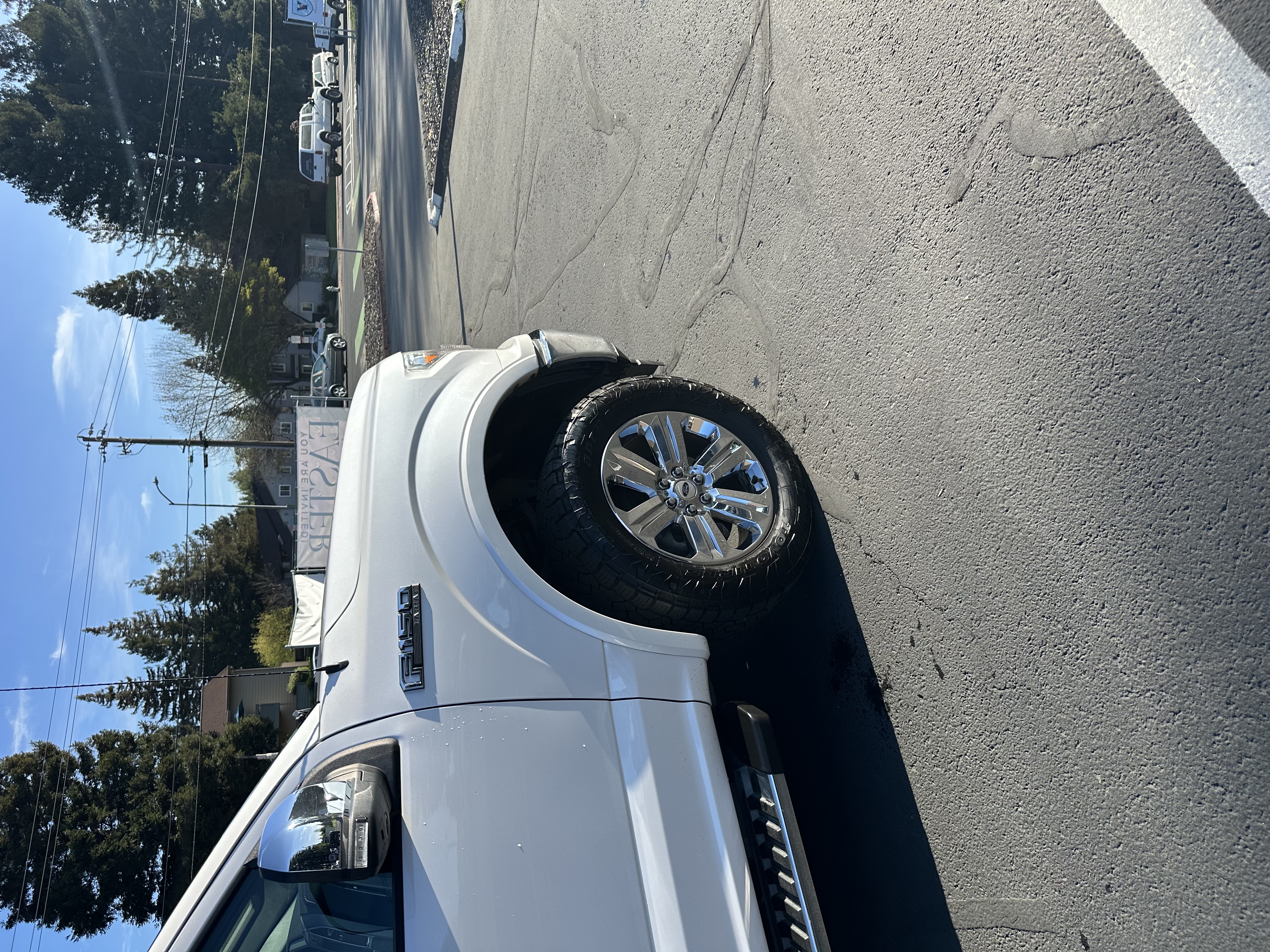 Used 2018 Ford F150 Lariat w/ Equipment Group 501A Mid AWD/4WD image 5