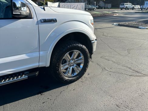 Used 2018 Ford F150 Lariat w/ Equipment Group 501A Mid AWD/4WD image 5