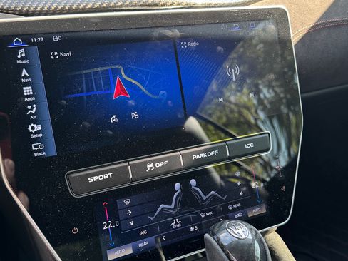 Used 2017 Maserati GranTurismo Sport image 23