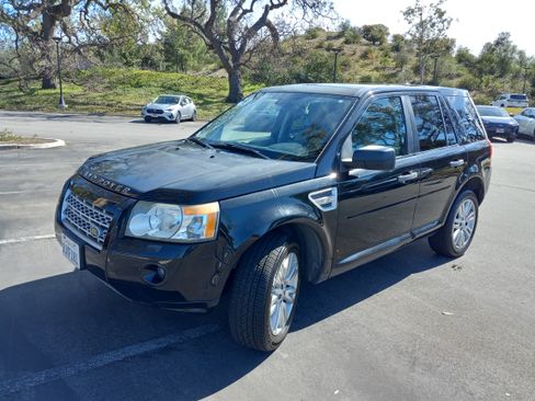 Used 2009 Land Rover LR2 HSE image 2